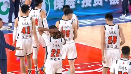 九游体育APP-一箭双雕！广东队“战略性”输给新疆男篮，杜锋想要做掉辽宁？